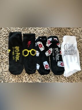⚡️🪄 Harry Potter Socks Set — 2 no show, 1 mid calf height.